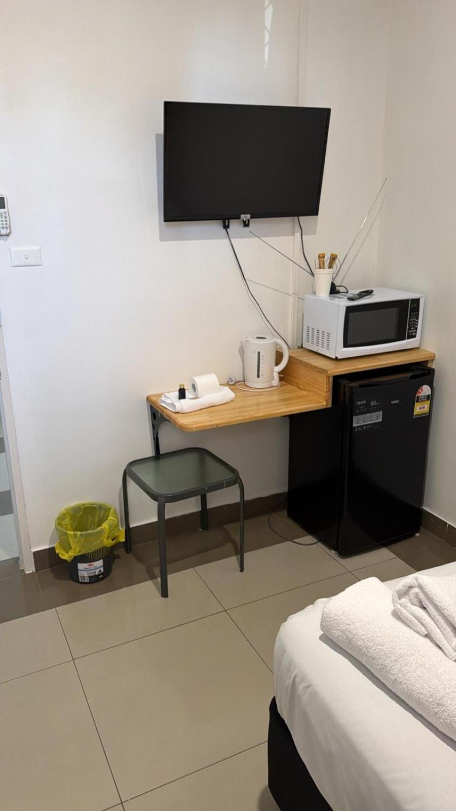 Single Room with Shared Shower and Toilet,1746931897:JPEG