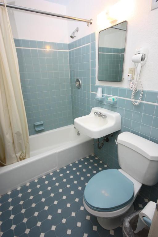 Standard Room with Two Full Beds,1550167909:JPEG
