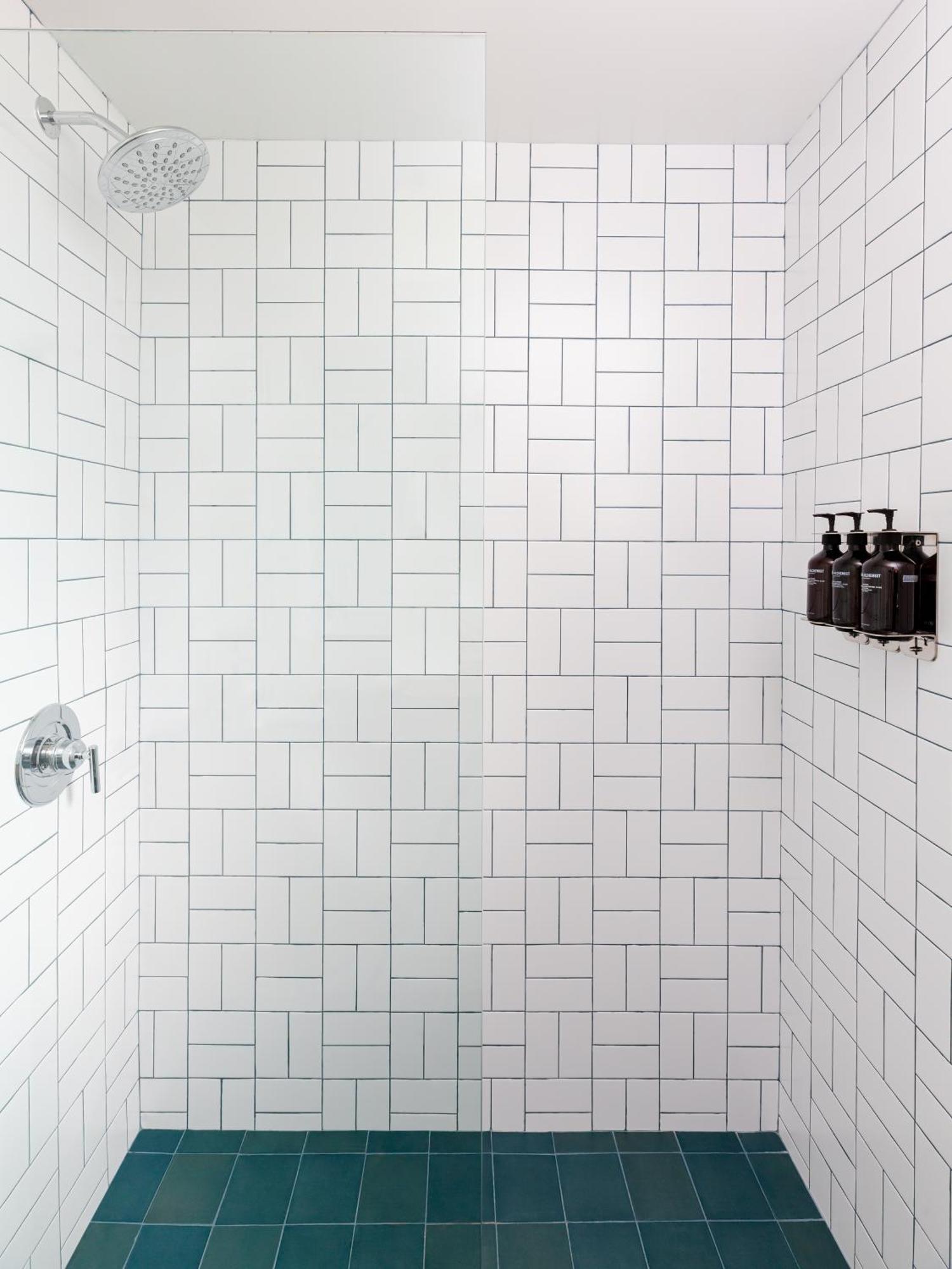 Two Queen Room Shower,1756453273:JPEG