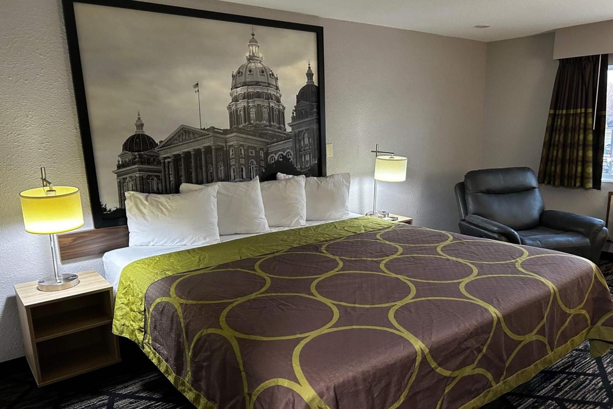 King Room - Mobility Access/Non-Smoking