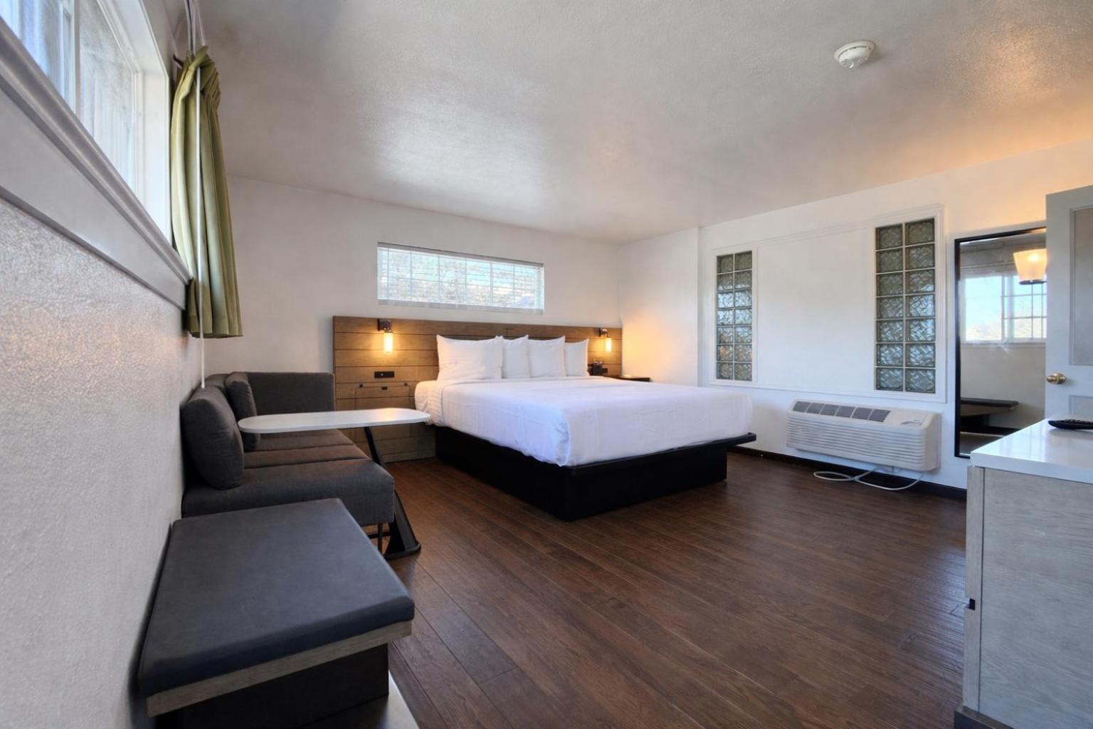 Signature King Room,1758540183:JPEG