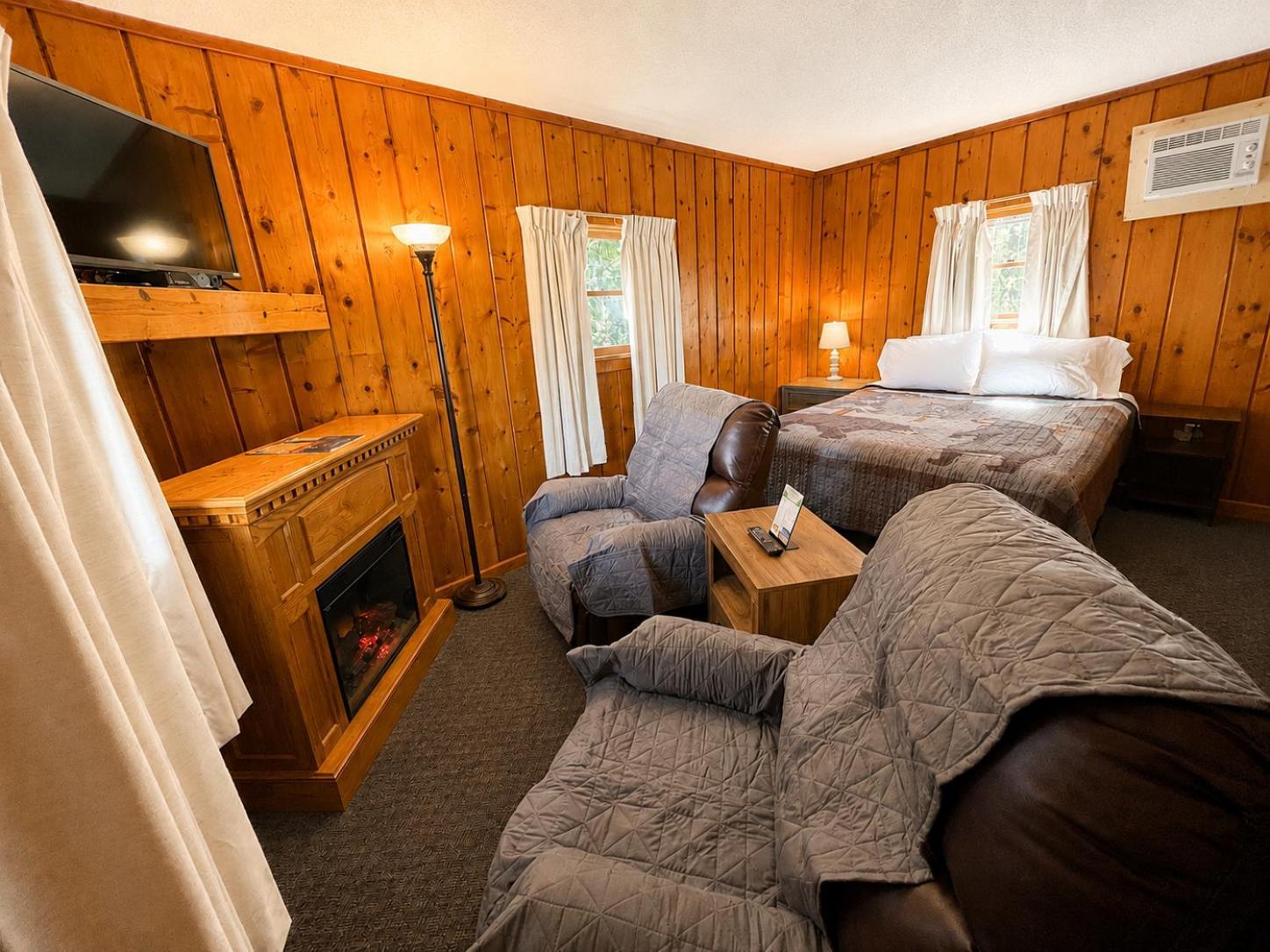 Deluxe Queen Room