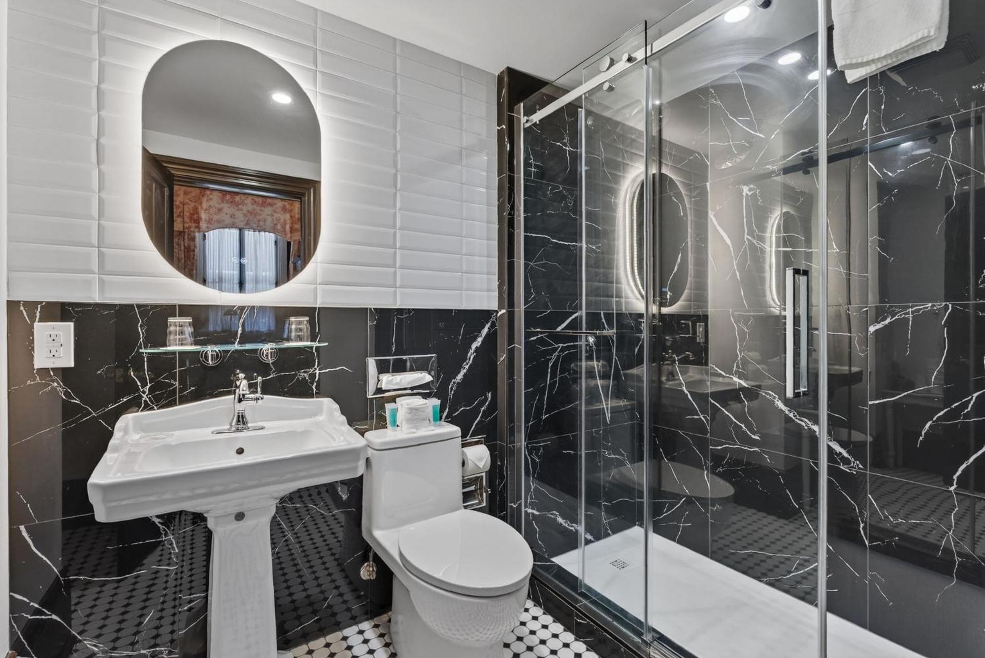 Prestige Queen Room Lower Floors