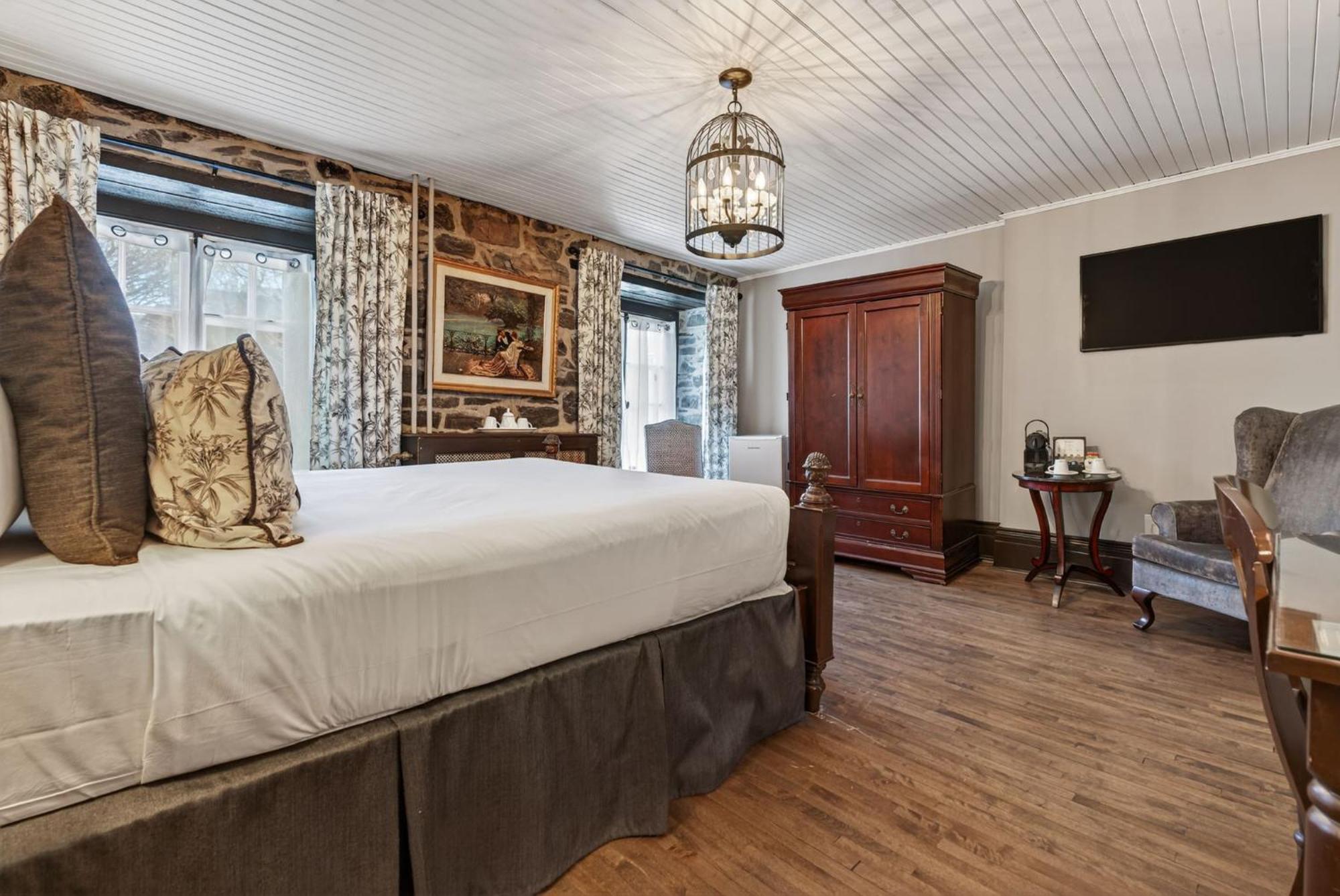 Classic Queen Room Third Floor