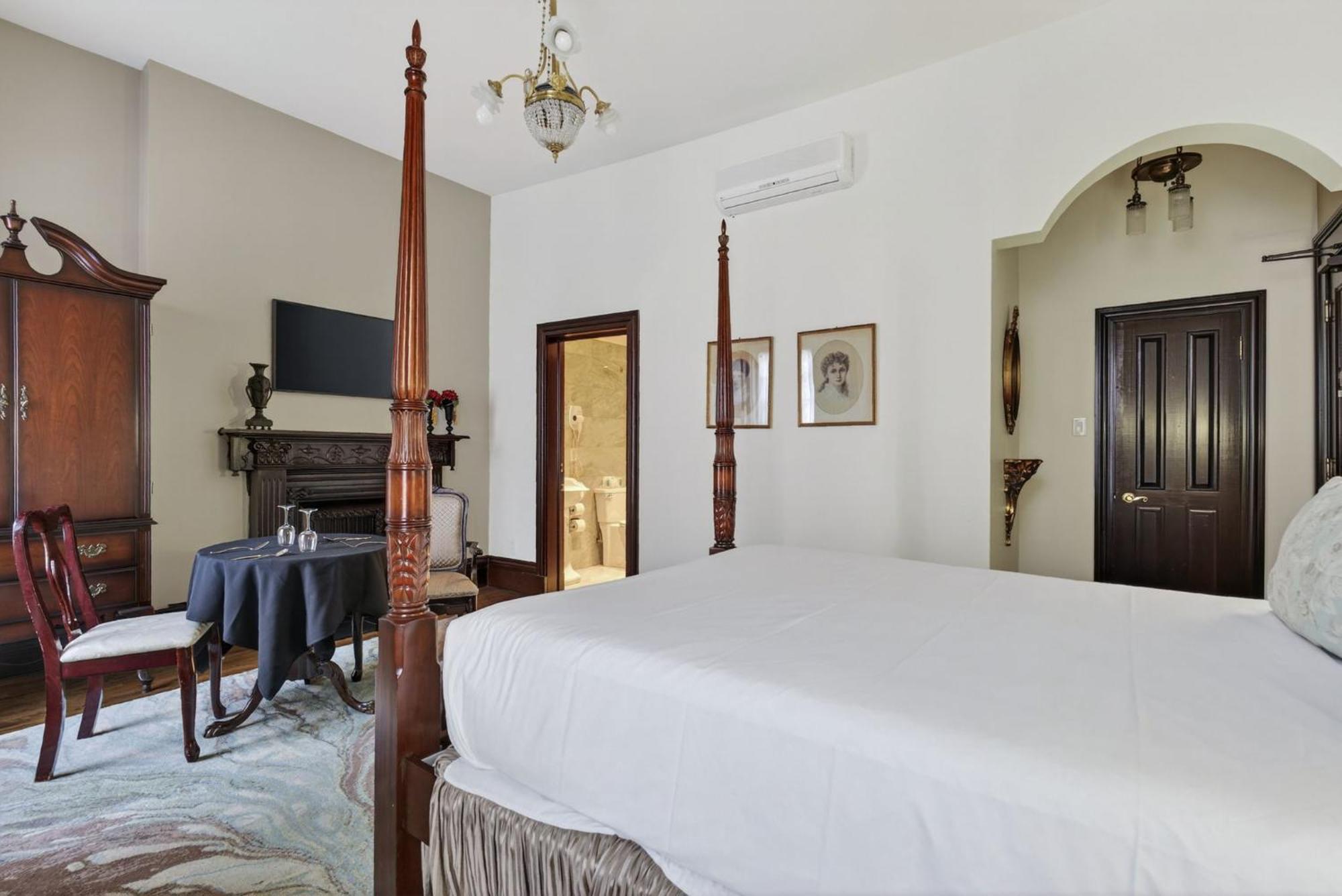 Prestige Queen Room Lower Floors