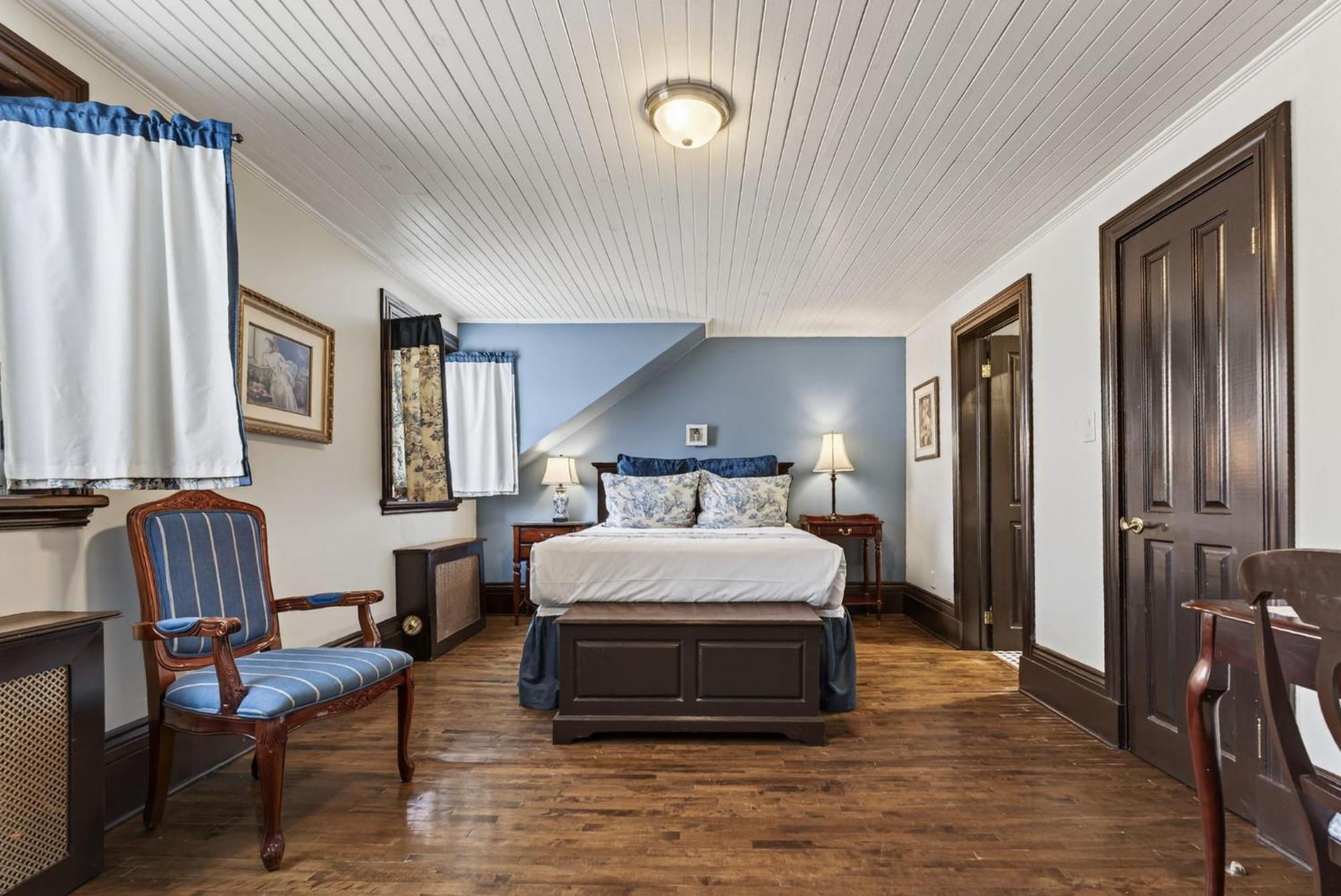 Superior Queen Room Fourth Floor