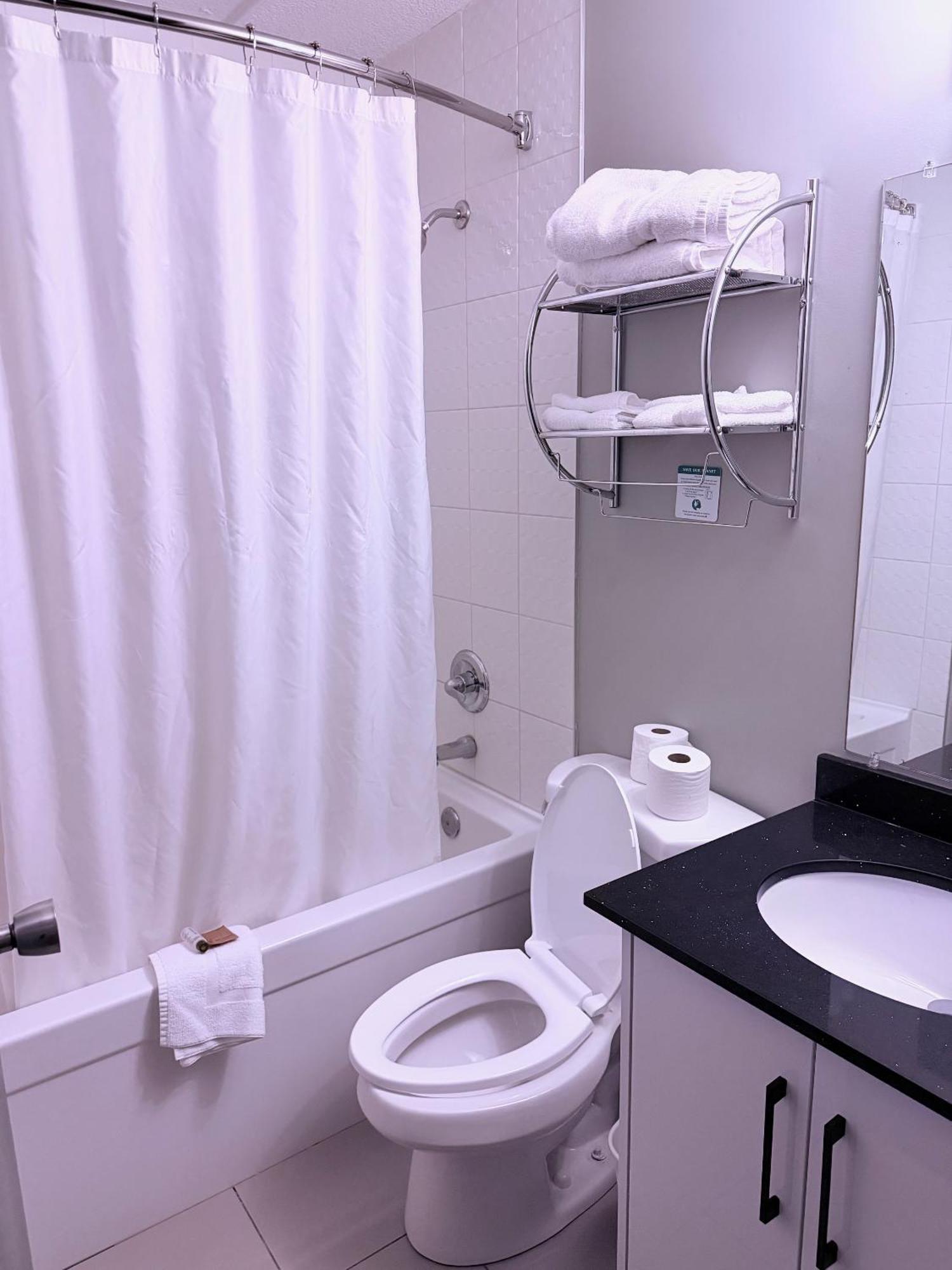 Executive Suite,1771763452:JPEG