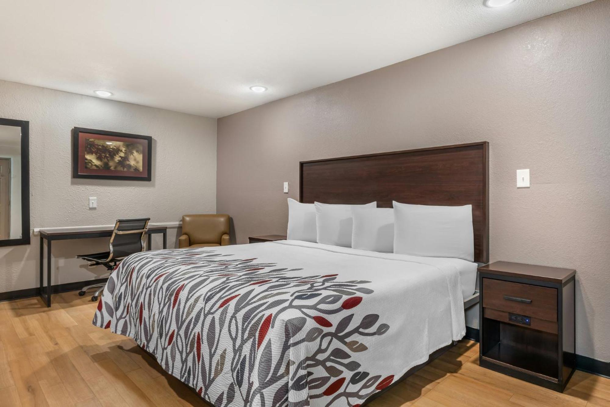 Chambre de Luxe Lit King-Size – Accessible aux Personnes à Mobilité Réduite – Non-Fumeurs