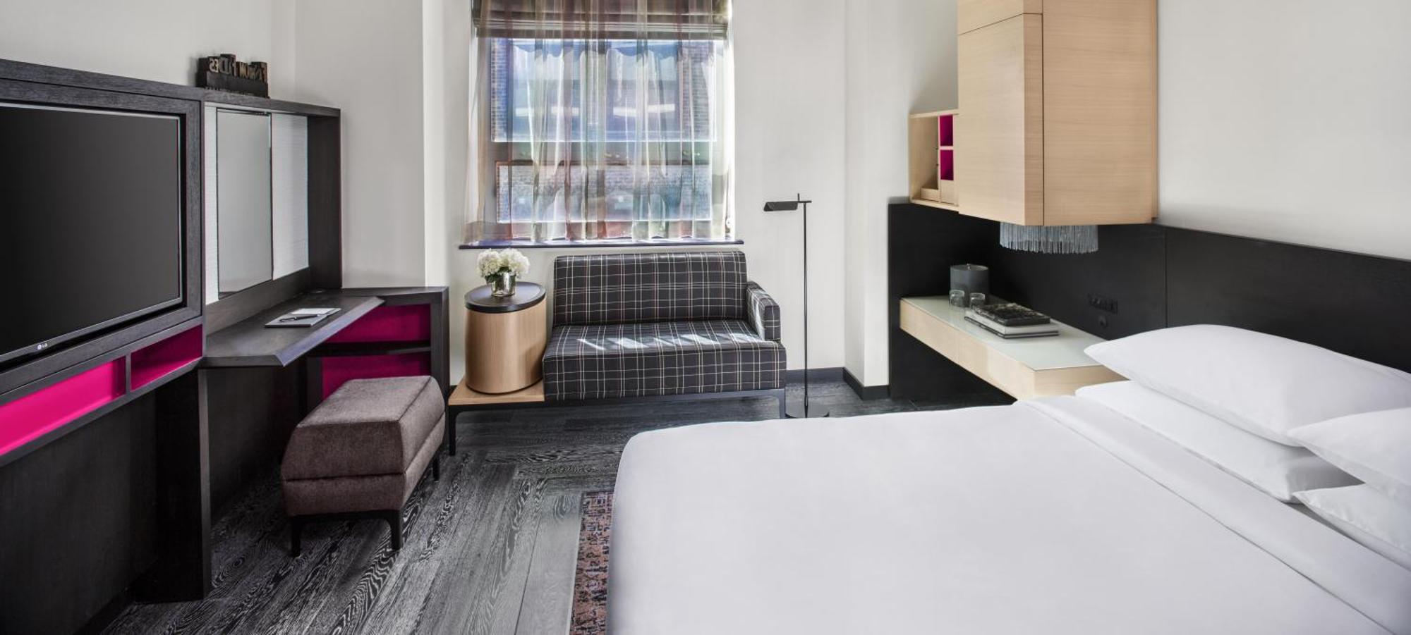 Habitación con cama extragrande y ducha adaptada - Adaptada para personas de movilidad reducida