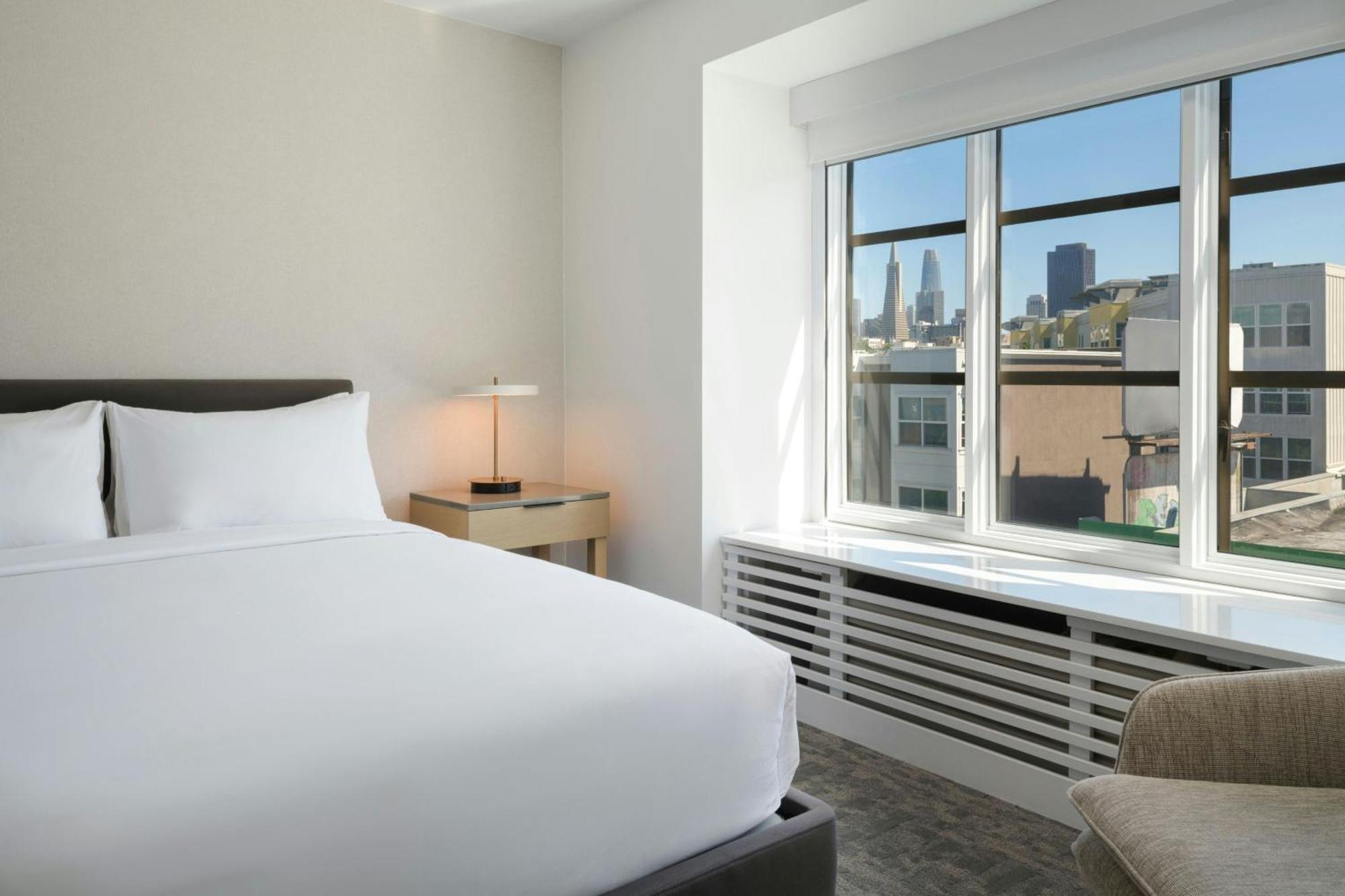 Grande Chambre avec 2 Lits Queen-Size - Vue sur Ville