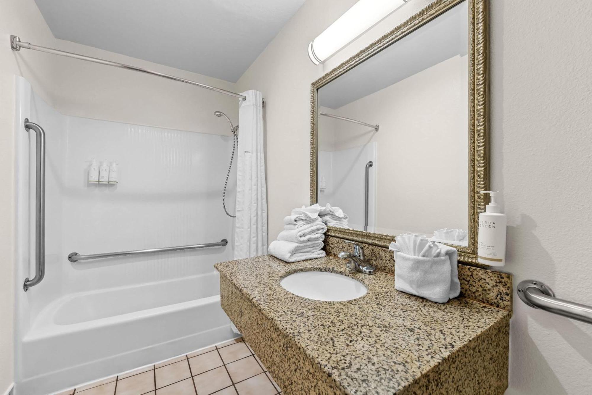 Queen Room Mobility or Hearing Access Non-Smoking