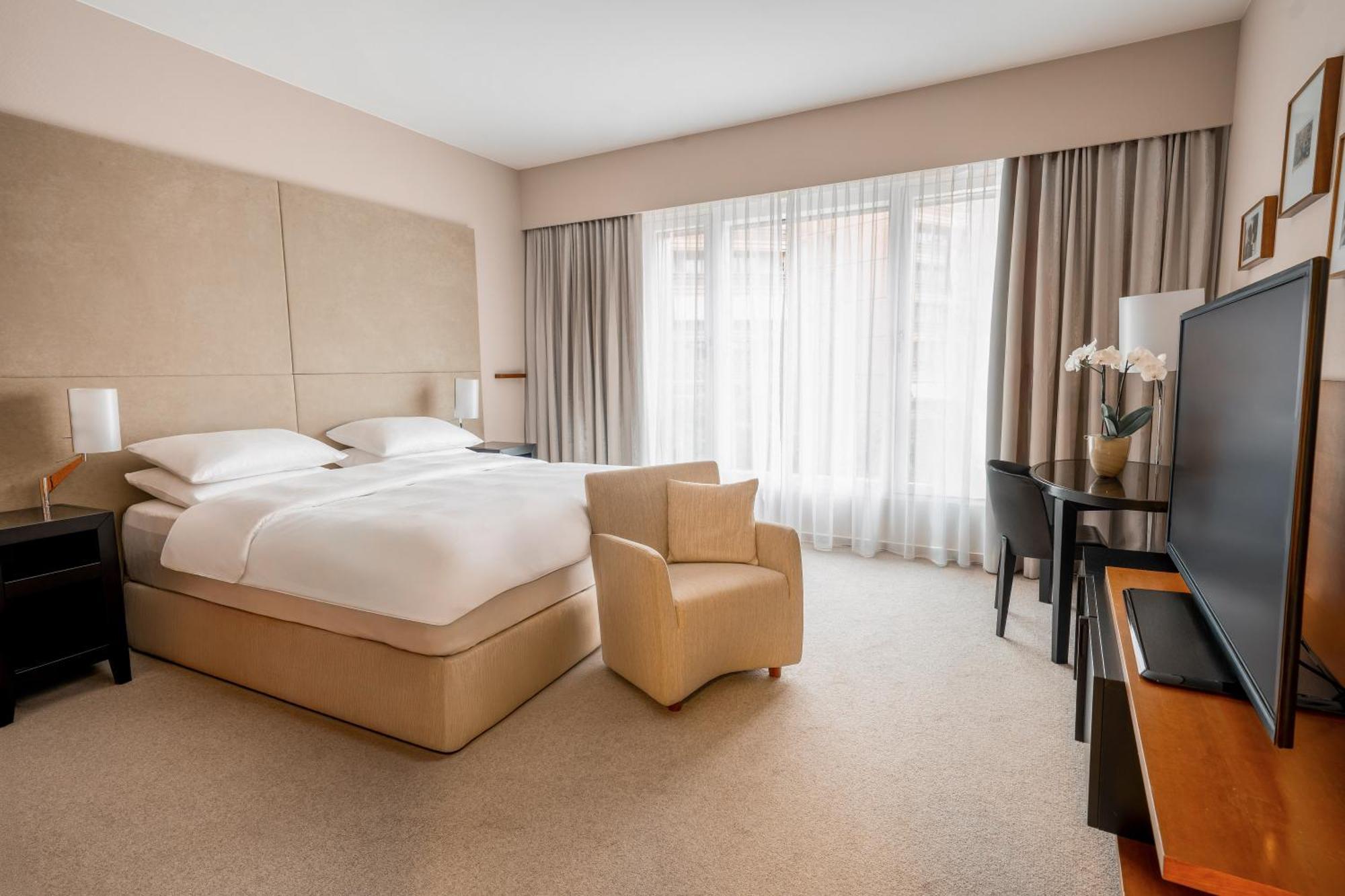 King Room Club Access