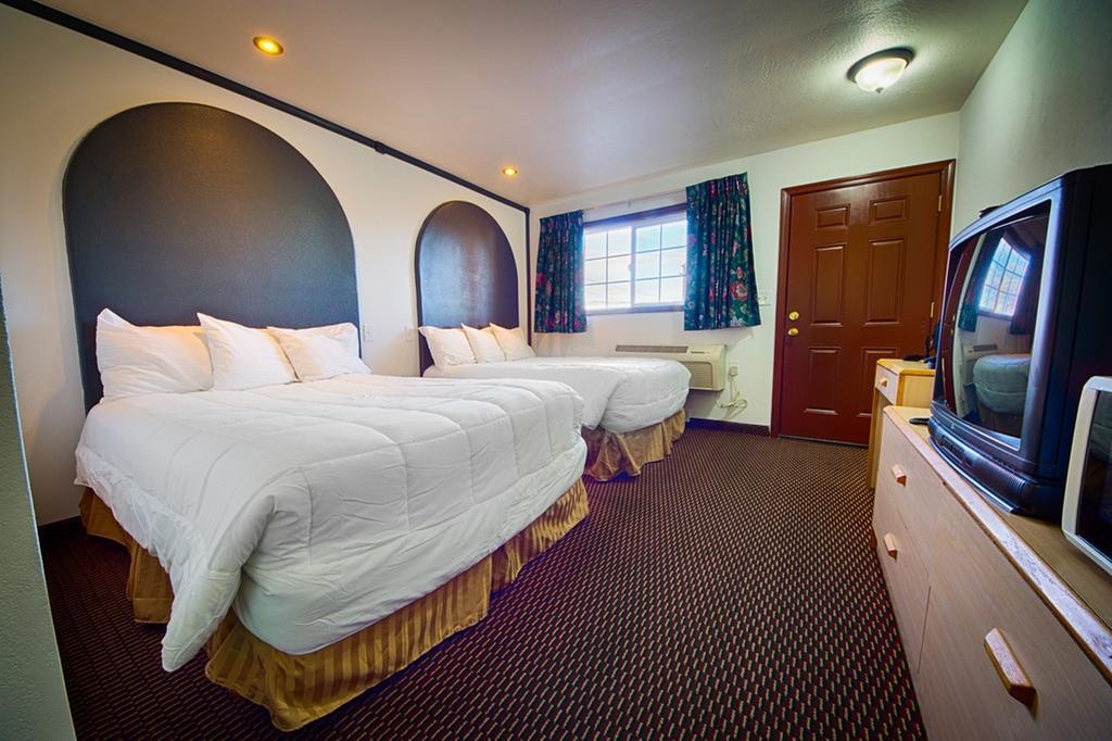 Standard Double Room Two Double Beds