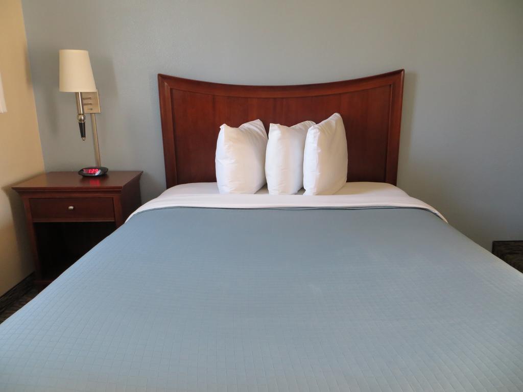 Queen Room,220257272:JPEG