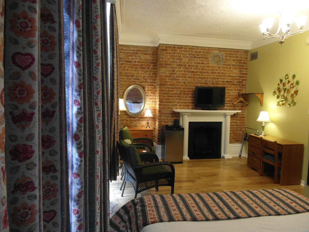 Queen Room