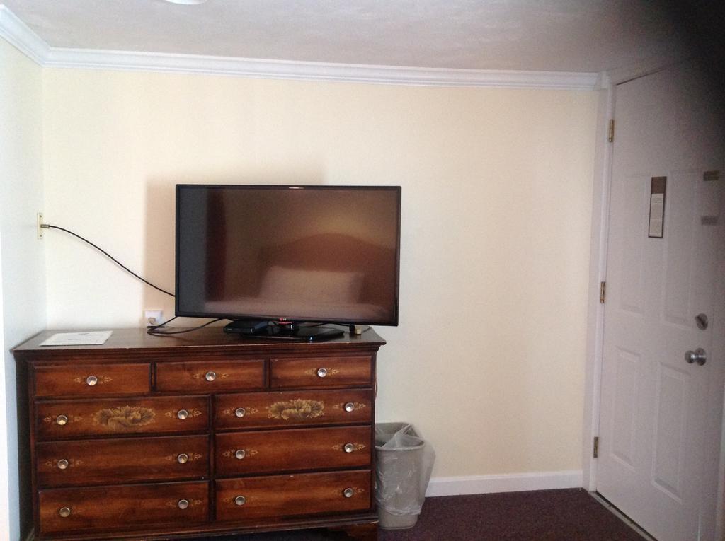 Queen Room,1401449468:JPEG