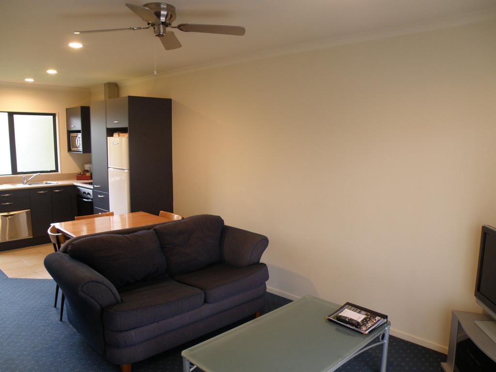 Two-Bedroom Apartment,1165993494:JPEG