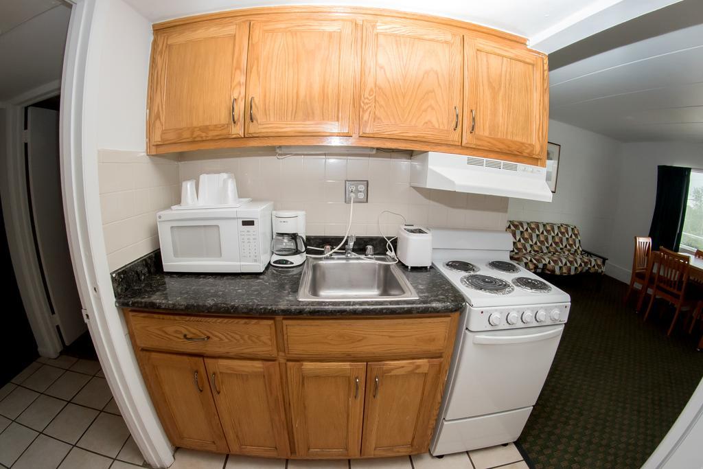 Family Room,1242589003:JPEG