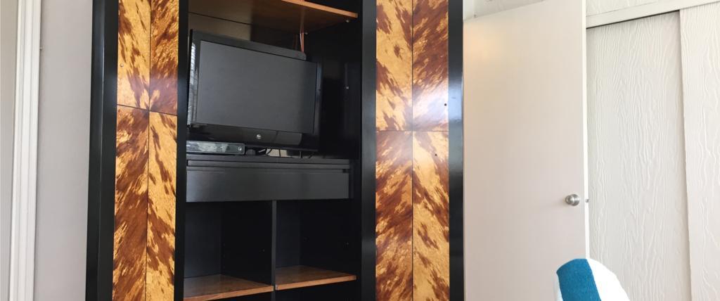 One-Bedroom Corner Apartment Balcony 201,807855888:JPEG