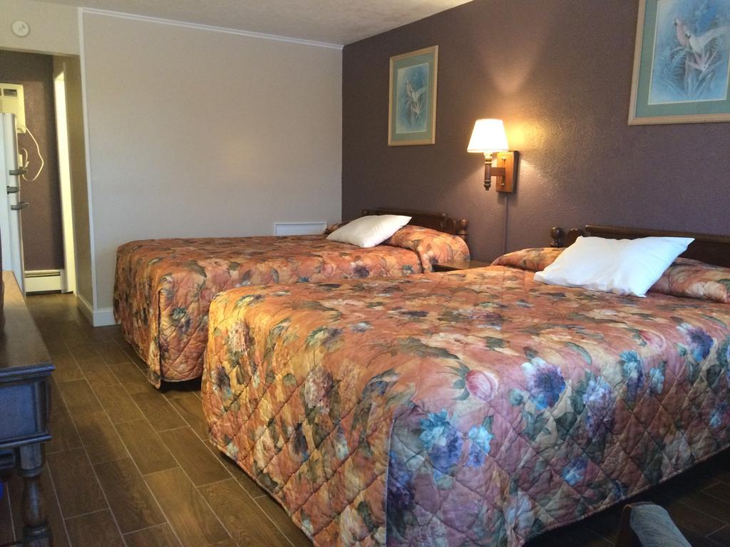 Deluxe Room with Two Queen Beds,264421625:JPEG