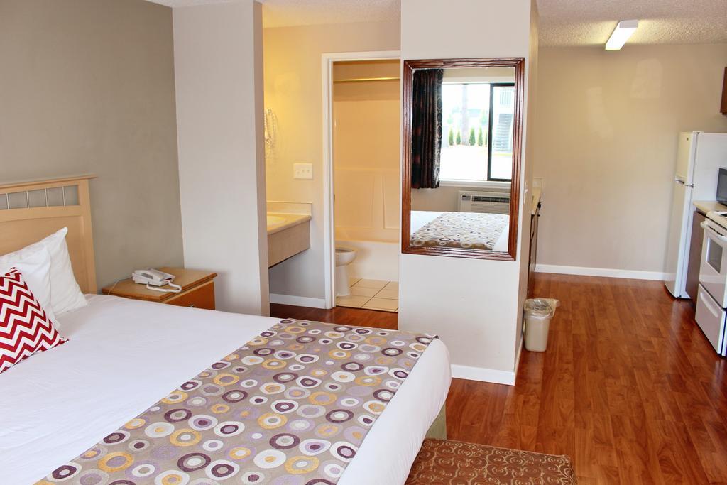 King Studio - Non-Smoking,275353641:JPEG