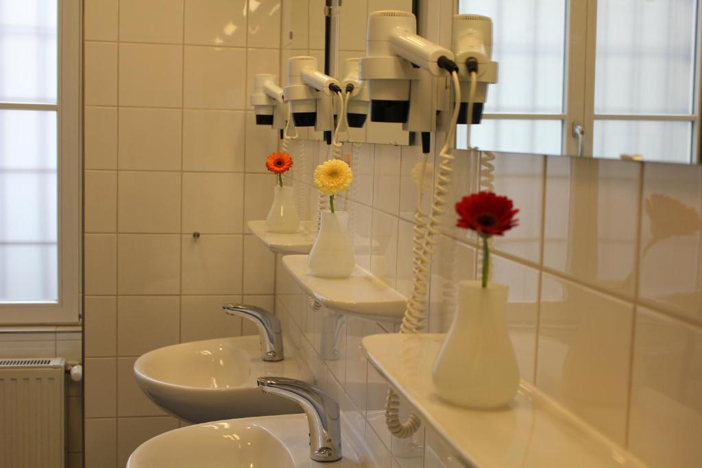 Single Room,1352078854:JPEG