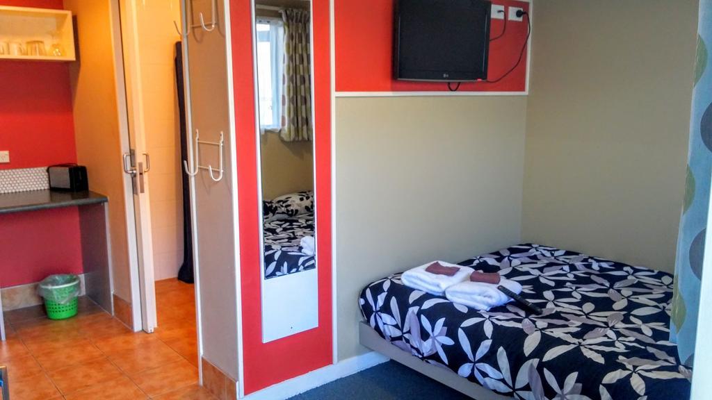 Accessible Double Studio,326780578:JPEG