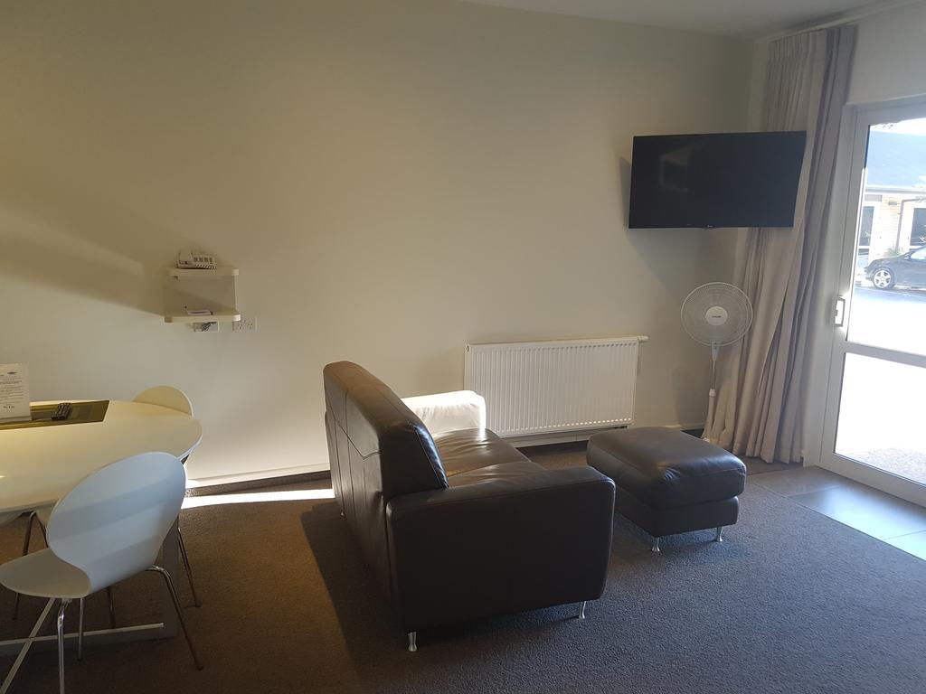 Deluxe Two-Bedroom Apartment
