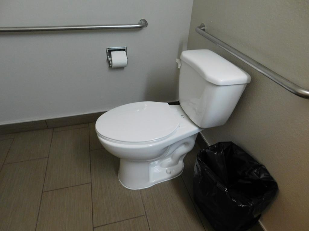 Queen Room - Disability Access,339873712:JPEG