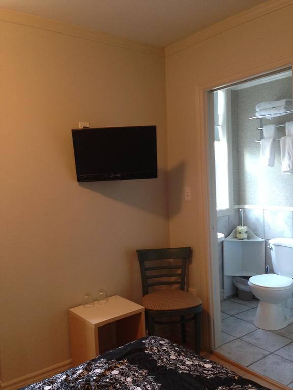 Basic Room Double Bed Private Bathroom