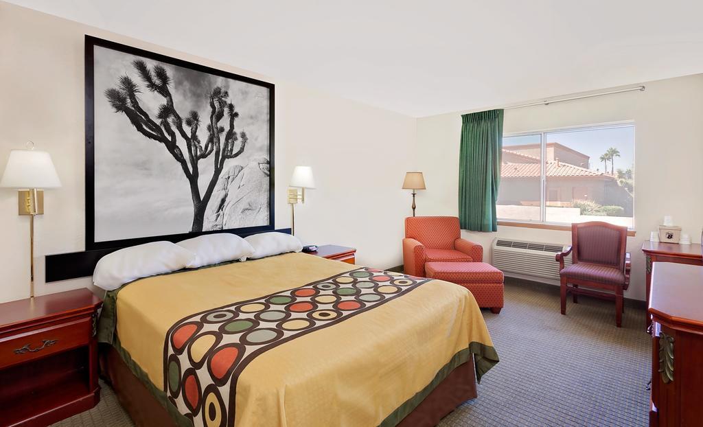 Queen Room with Mobility/Hearing Access - Non-Smoking