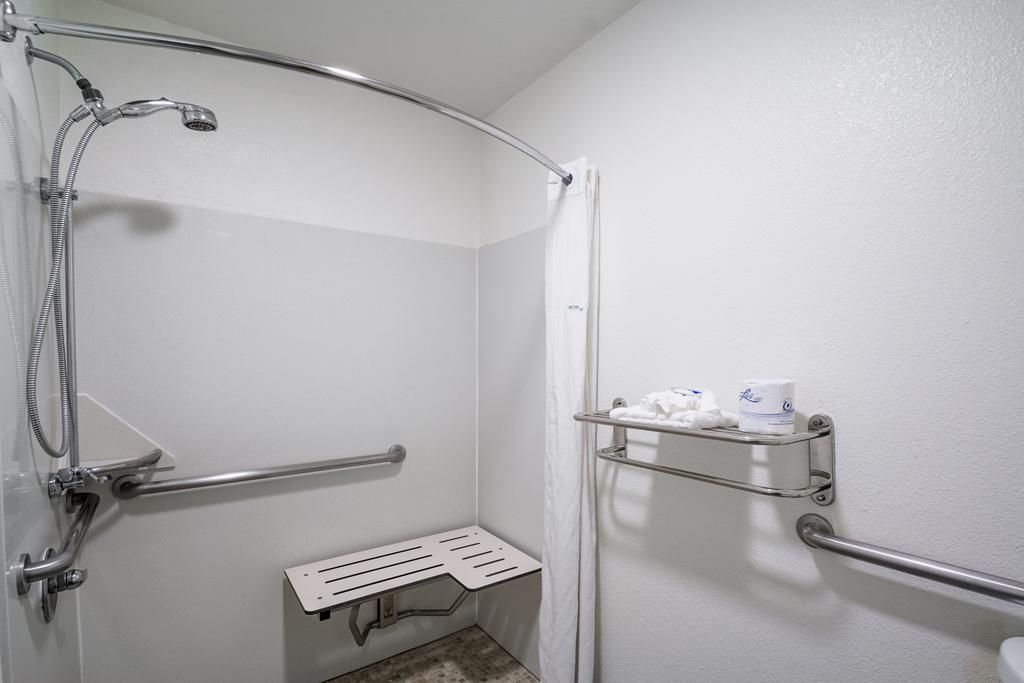 Signature King Room - Accessible,404068497:JPEG