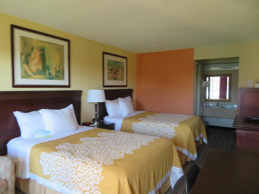 Double Room with Two Double Beds - Smoking