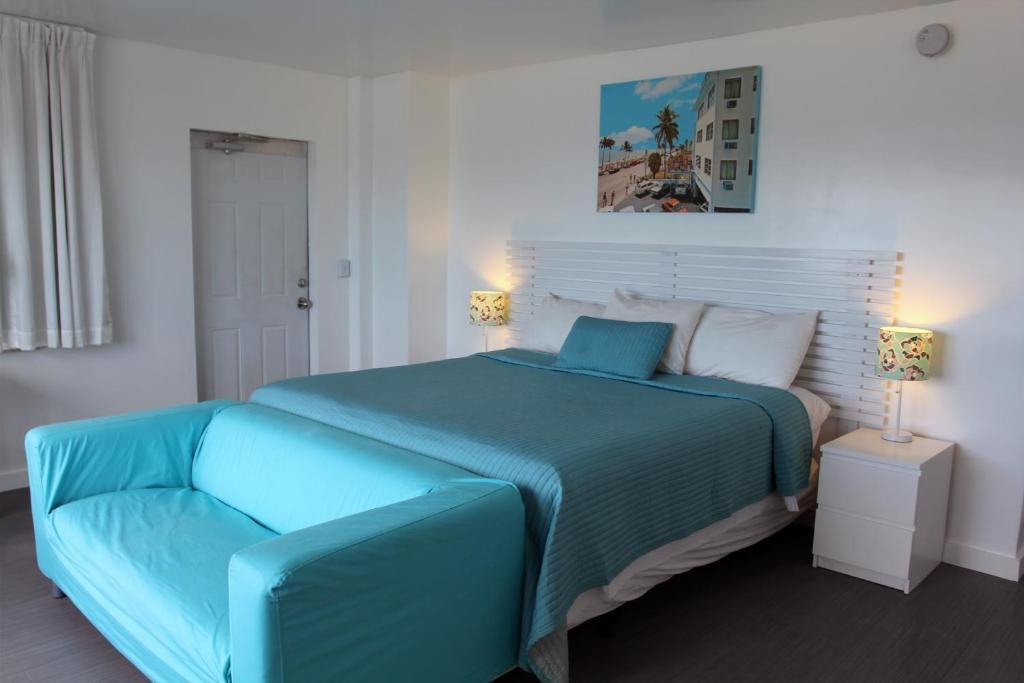 Deluxe King Room with Ocean View,44107807:JPEG