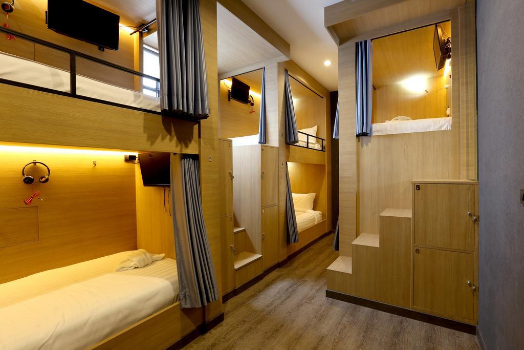 Cama em Dormitório Misto com 6 Camas