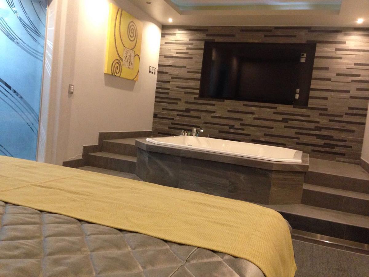 Queen Suite Spa Bath