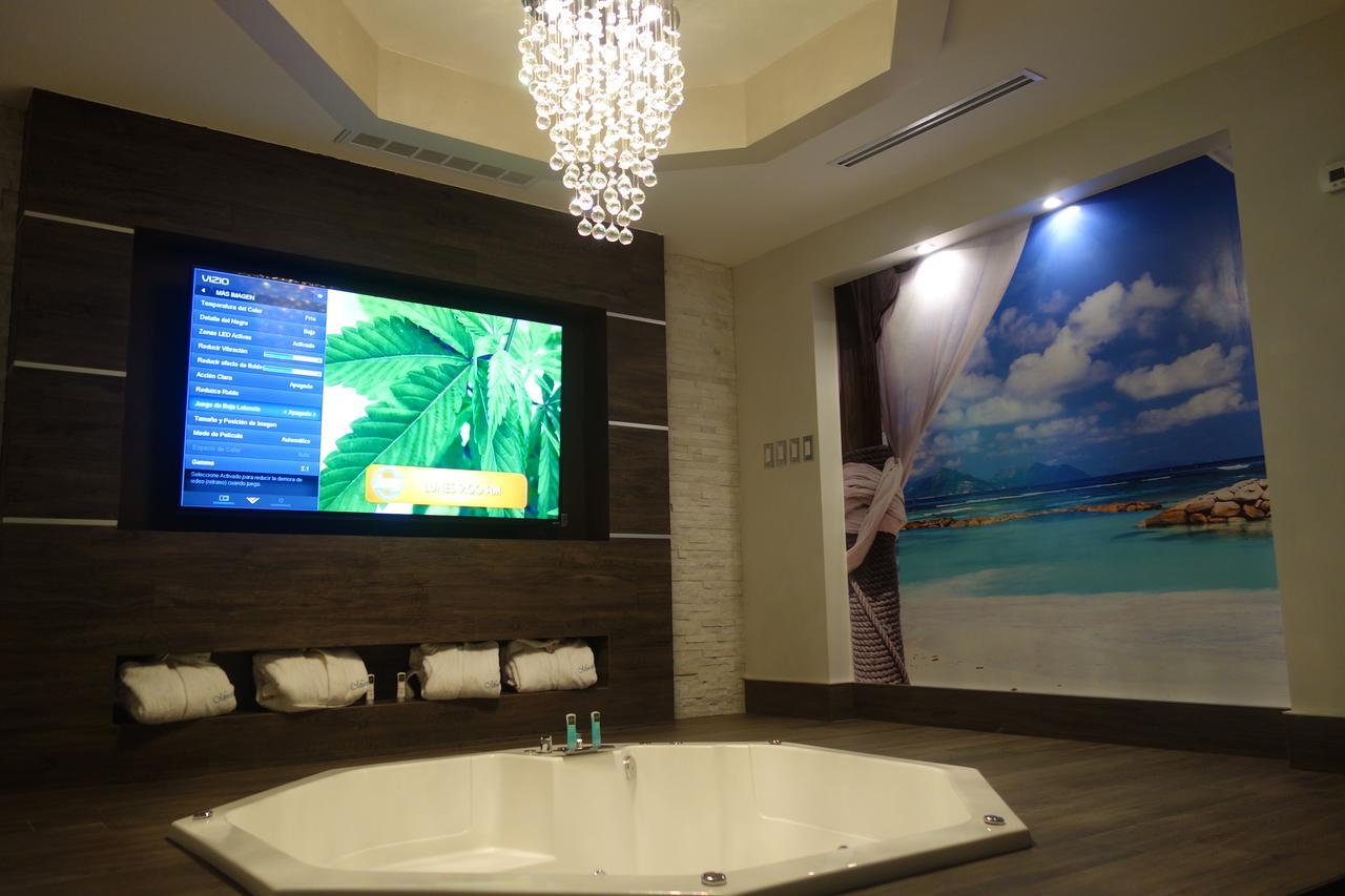 Queen Suite Spa Bath