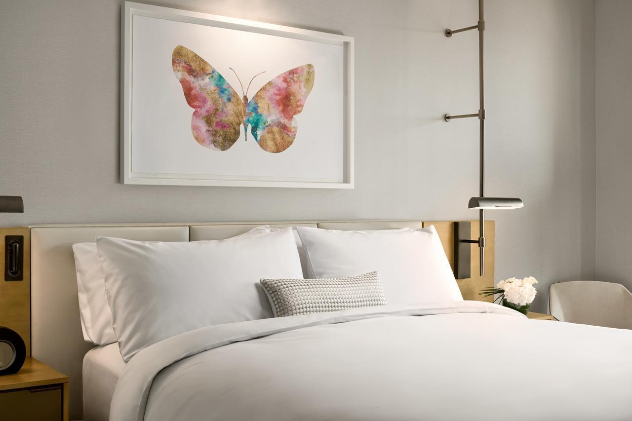 Quarto com Cama King-size e vista do Mar