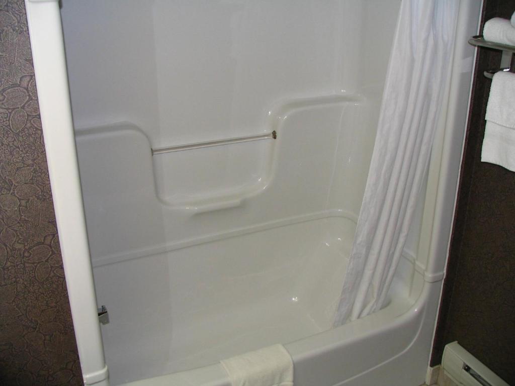 Queen Room with Two Queen Beds - Non-Smoking,1536664483:JPEG