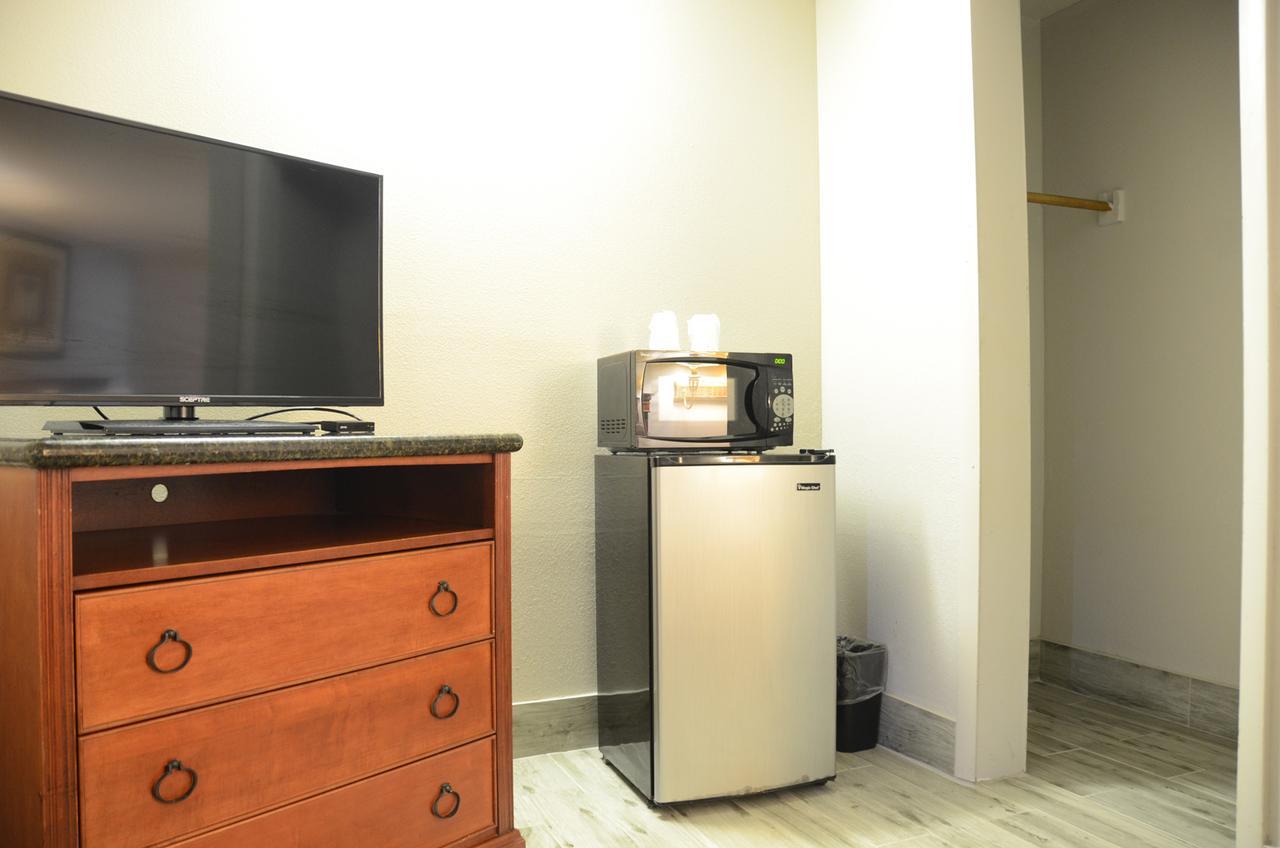 Double Room with Two Double Beds - Smoking