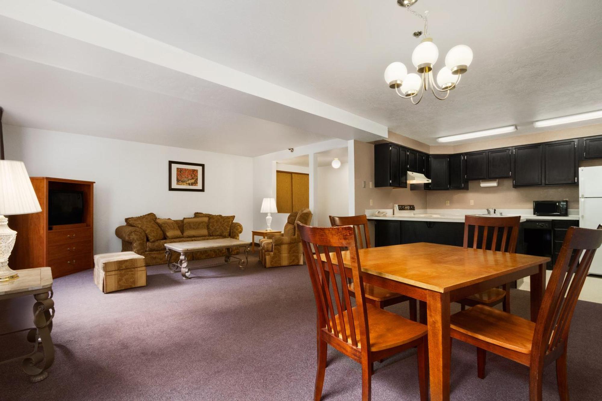 Studio Suite with Two Queen Beds - Non-Smoking