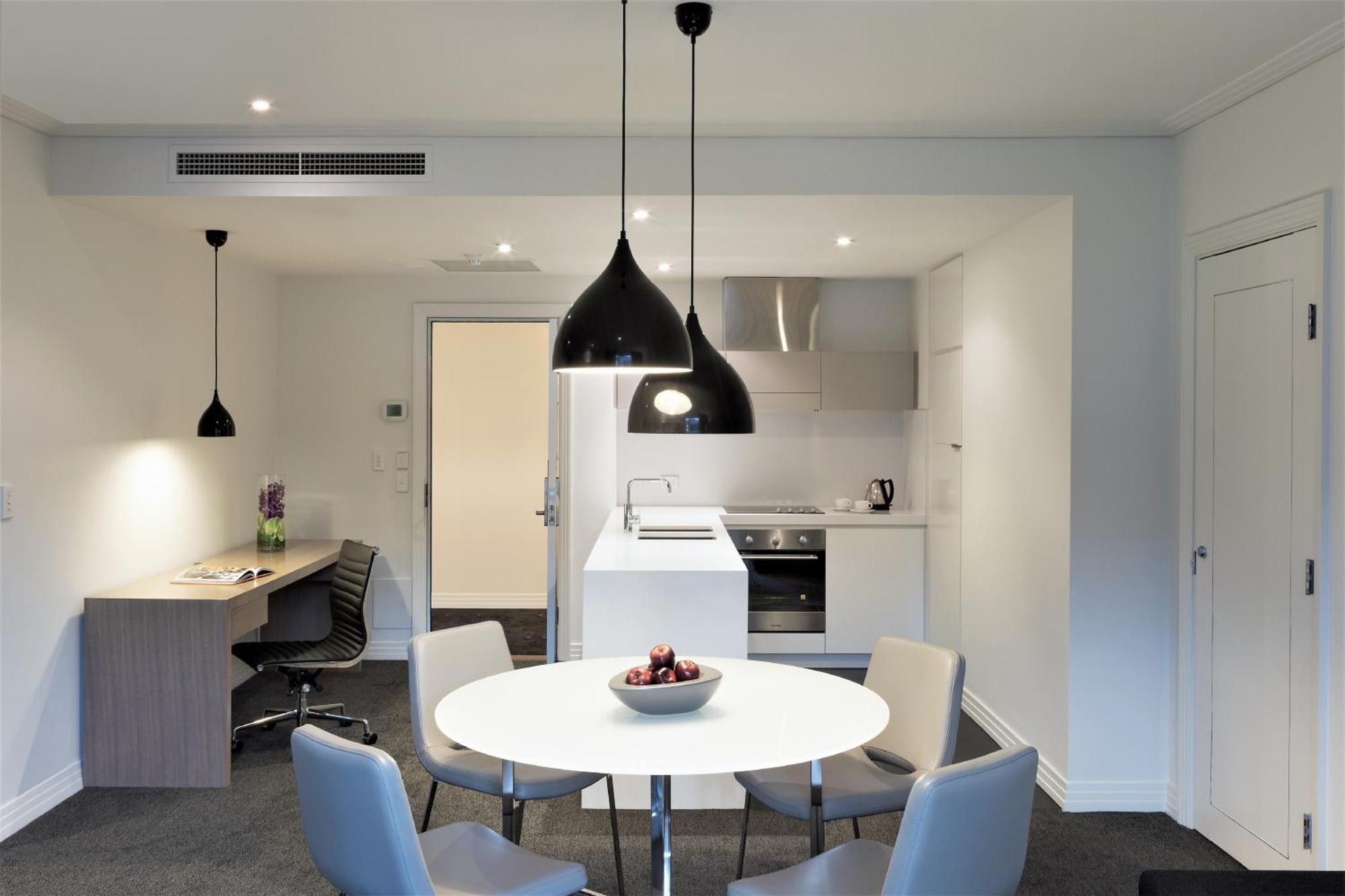 One-Bedroom Apartment with King Bed and Kitchenette,1717026230:JPEG