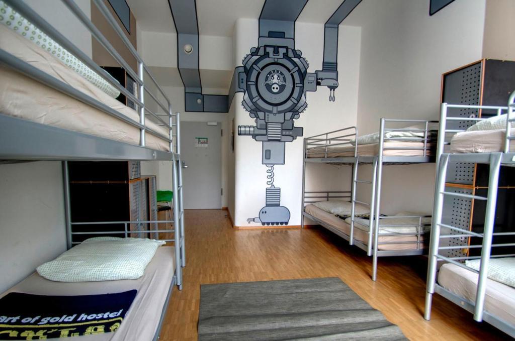 Bed 6-Bed Dorm,59468503:JPEG