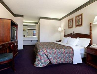 King Room - Non-Smoking,63168271:JPEG