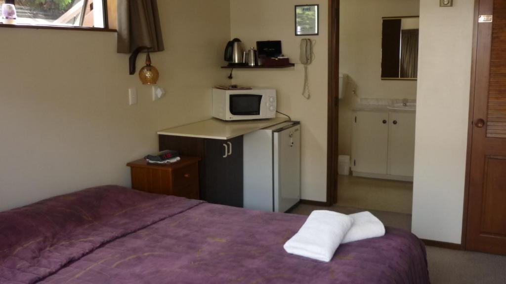 One-Bedroom Apartment,701899321:JPEG
