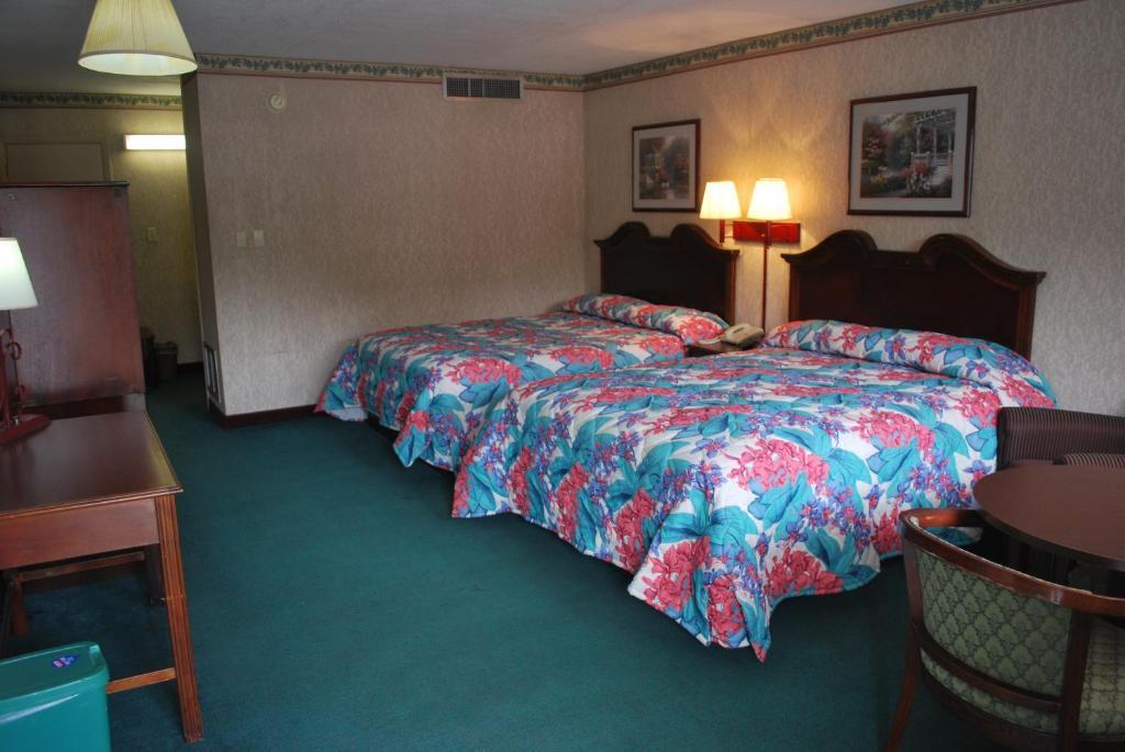 Deluxe Queen Room Two Queen Beds Non-Smoking