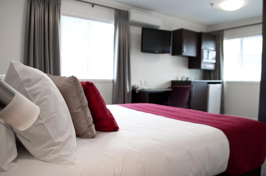 Studio met Queensize Bed