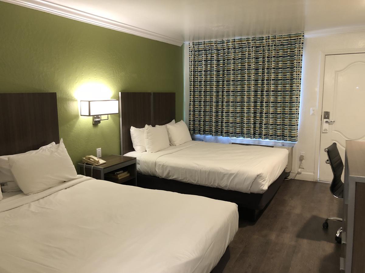 Deluxe Queen Room with Two Queen Beds,642313851:JPEG