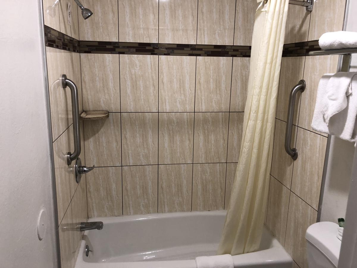 Deluxe Queen Room,642314661:JPEG