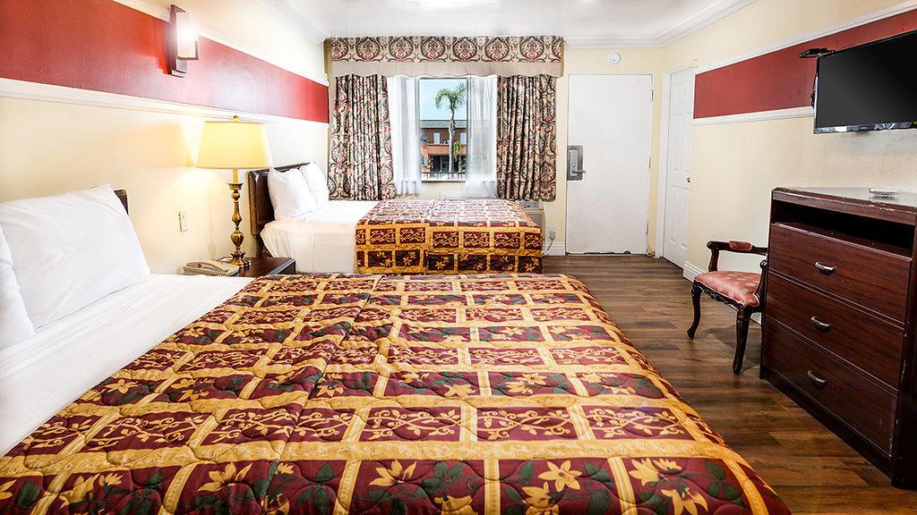 Room Two Beds,657558150:JPEG